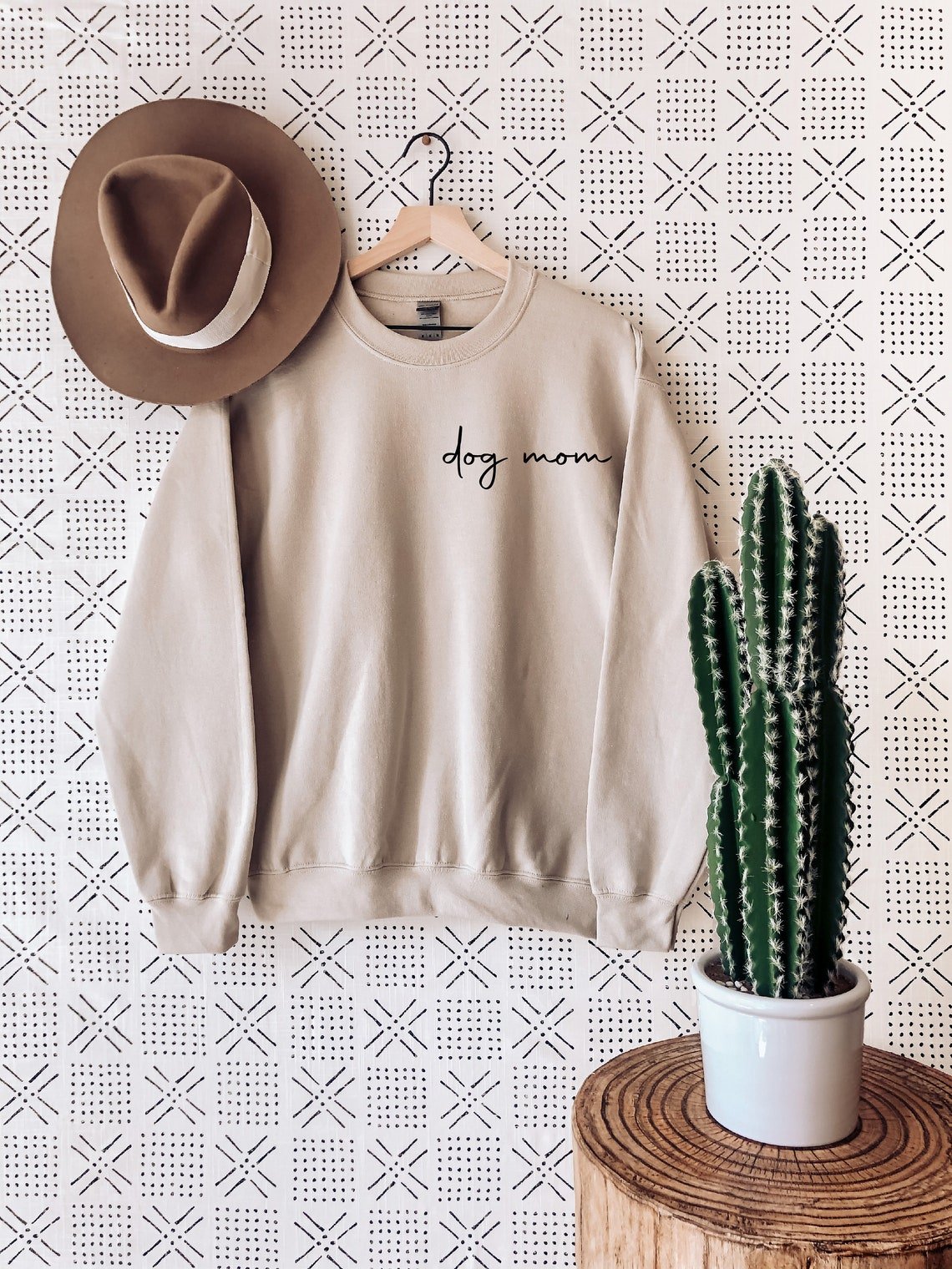 dog mom crewneck.jpg